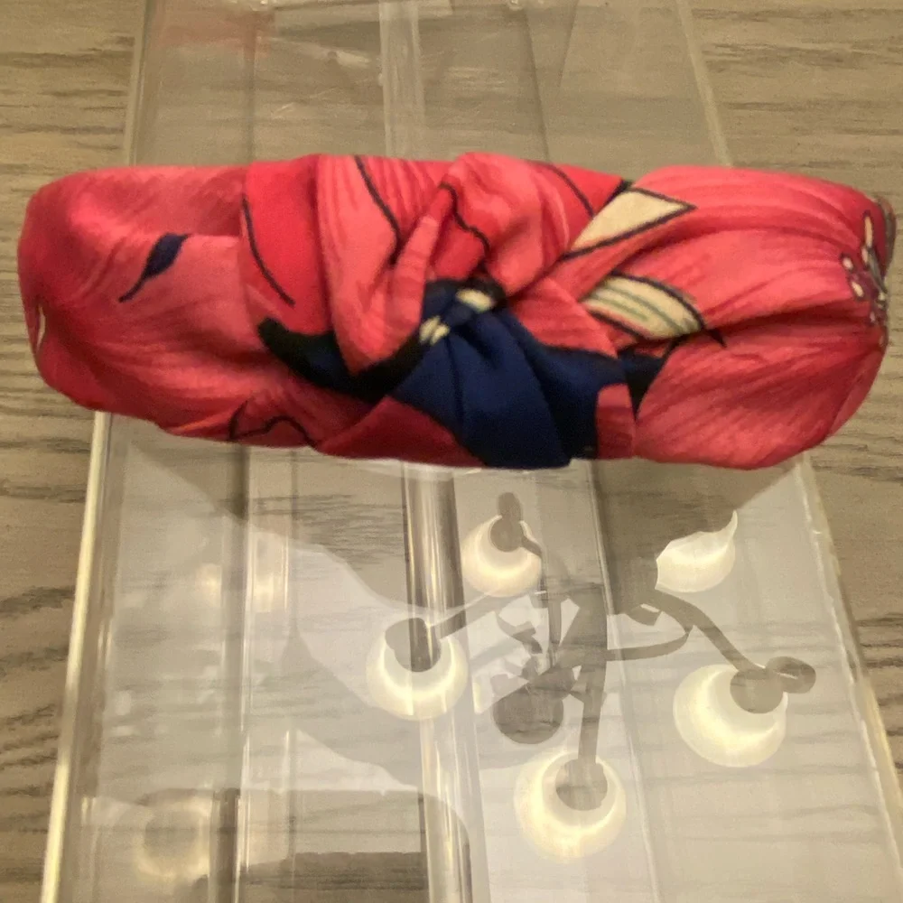 ⭐️ Pink & Navy Flower Print Knotted Hairband